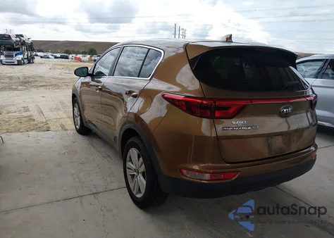 2017 Kia Sportage Lx z USA, uszkodzony, nr VIN KNDPM3AC7H7077402